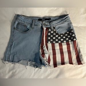 Harper American Flag 🇺🇸 Jean shorts. Size 29.